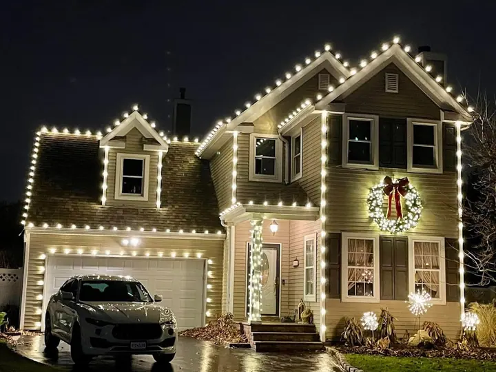 Rooflines & wreaths